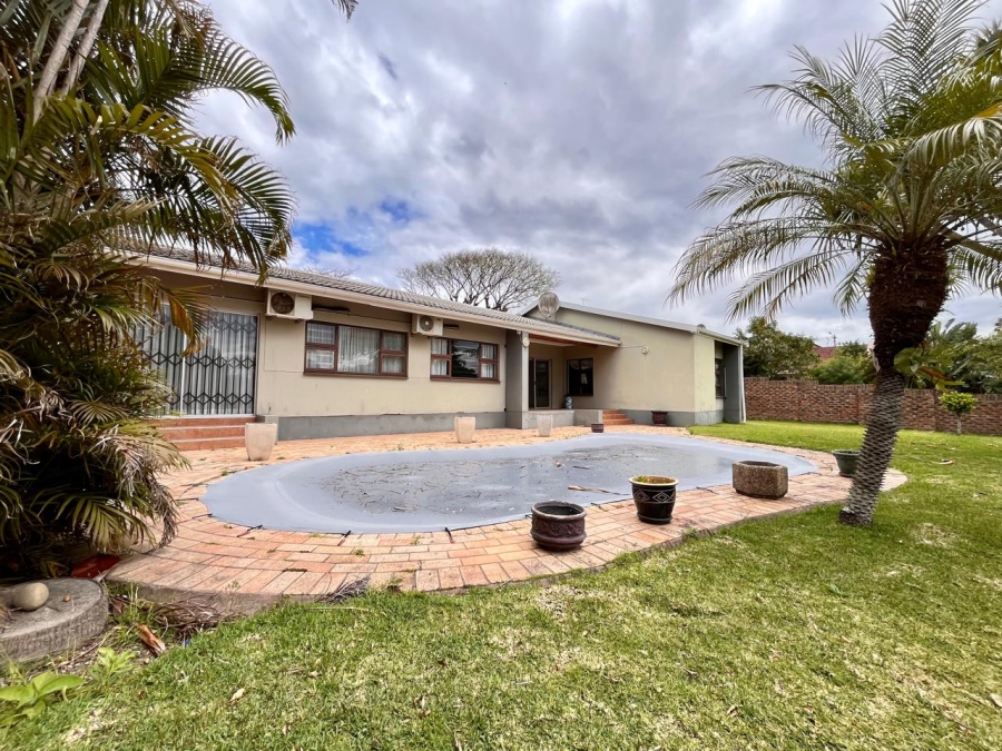 To Let 4 Bedroom Property for Rent in Stirling Eastern Cape